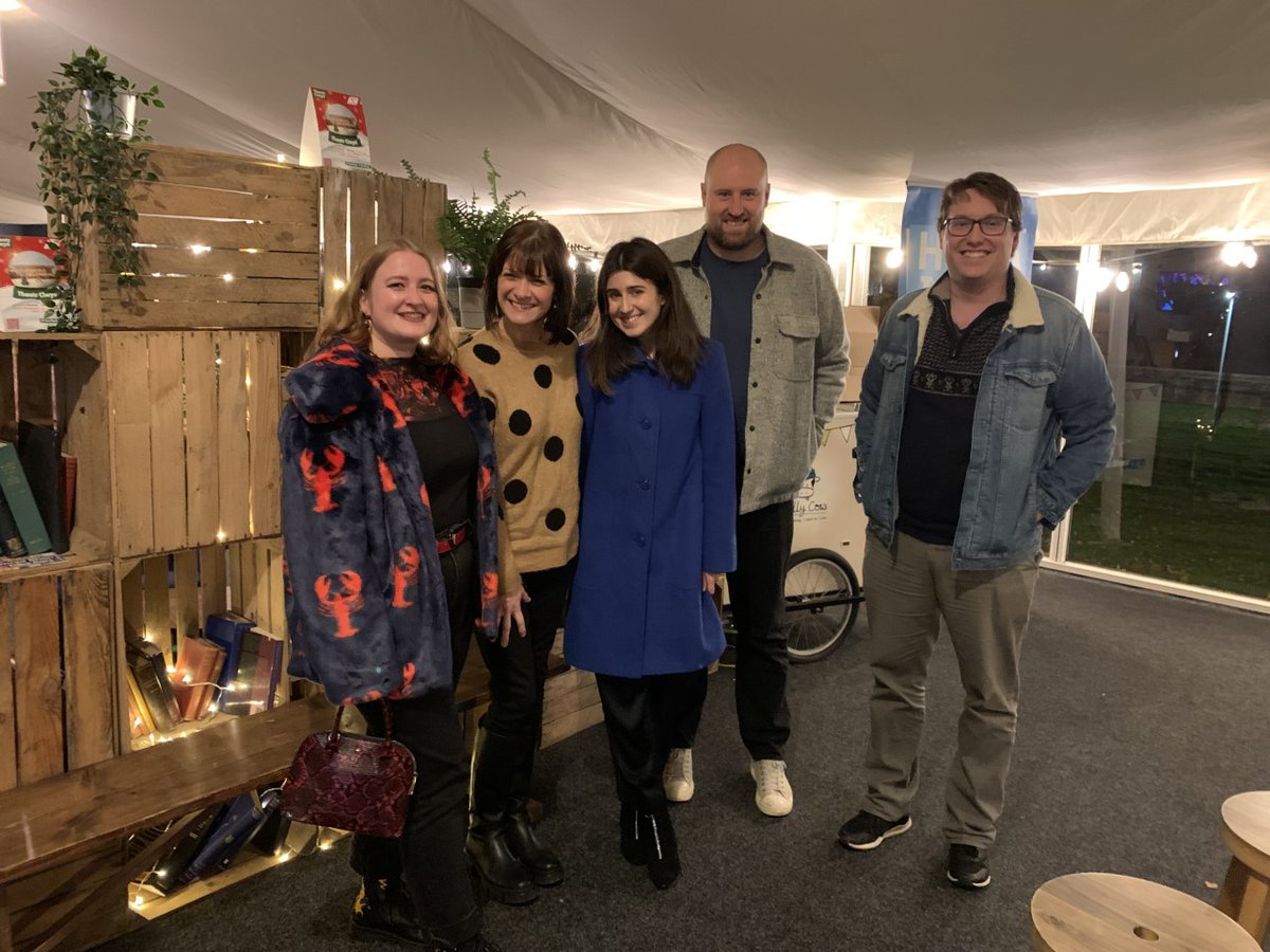 outwritepr's tweet image. Over the weekend, we took our seats at @ClwydTweets to watch Fake News, a performance which offered insight into the world of a journalist in the age of information – a perfect fit for a #PRteam social! 🎭

Thank you for the brilliant show, @tellyproducer.😊👏