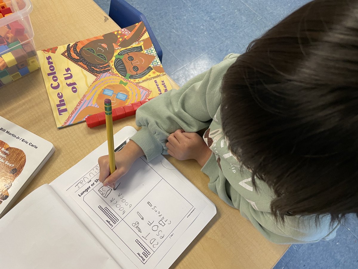 KMscoop's tweet photo. Today we did Longer/Shorter Hunt in math.🐧 https://t.co/NrdJrzuV67
