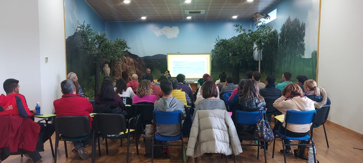 ceparacena's tweet photo. Jornada de intercambio de experiencias #TeachersOnTour, hoy en Aracena, el pasado lunes en El Granado para analizar y adaptar las prácticas observadas a los CPRs de la zona #MiErasmus @sepiegob #ErasmusPlus @FormacProfAnd @HuelvaSoe https://t.co/5OH0oWrVUp