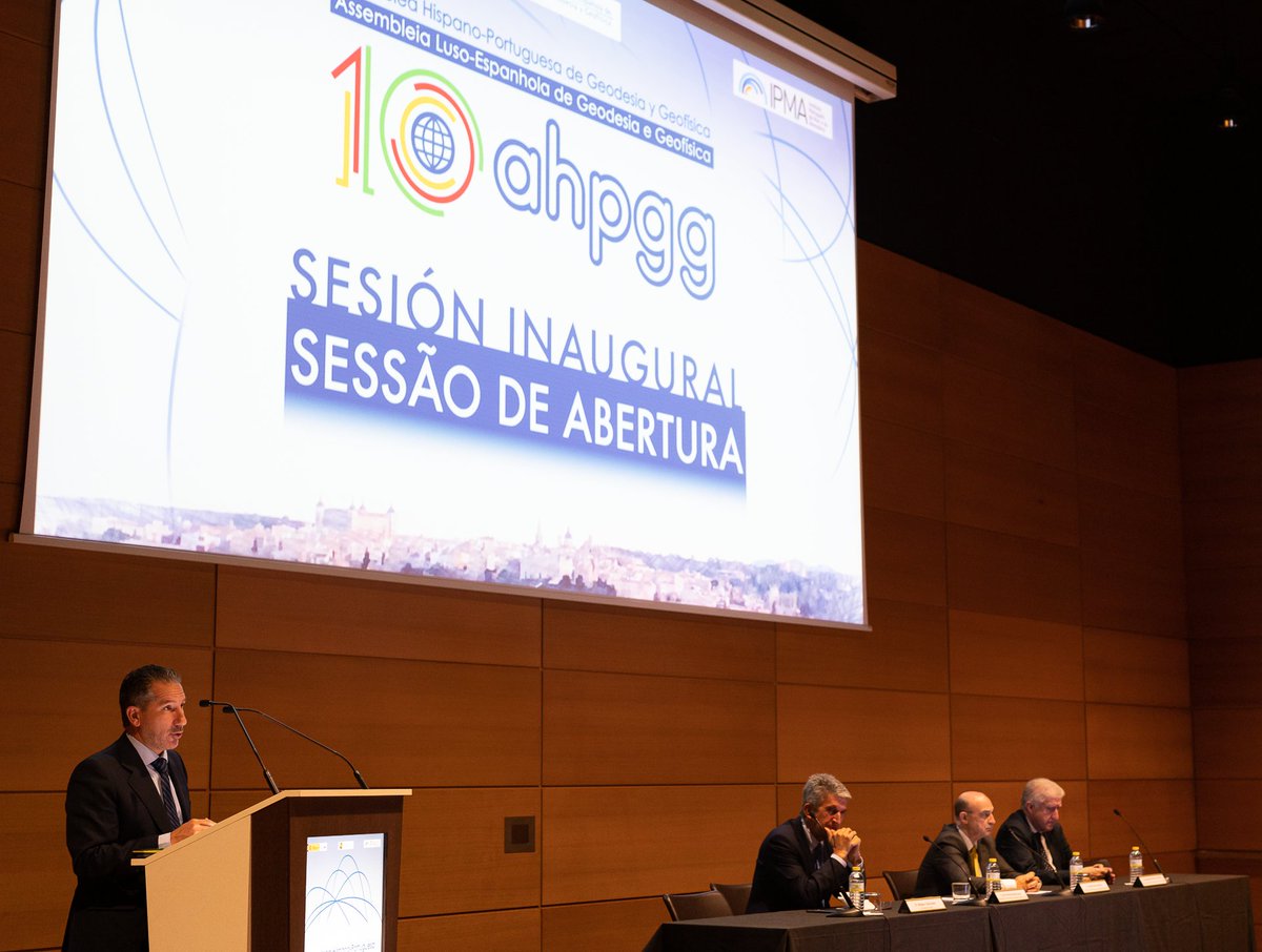 ▶️@mitmagob ha inaugurado la décima Asamblea Hispano-Portuguesa de Geodesia y Geofísica, organizada por el <a href="/IGNSpain/">Instituto Geográfico Nacional-O.A.CNIG</a> con la colaboración del <a href="/ipma_pt/">IPMA</a>.

Este encuentro se desarrollará hasta el 1 de diciembre en #Toledo.

➕ℹ️ bit.ly/3F7HsbL