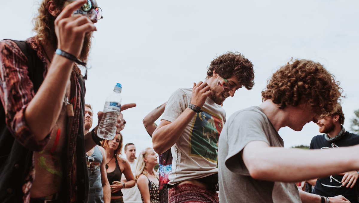 Wie haben sich Jugendkulturen im Laufe der Zeit gewandelt? Unter anderem diese Frage wird am 2.12. beim Thementag "Jugendkulturen in Schule und Unterricht" des ZLB der #unibamberg behandelt. Mehr Infos unter: blog.uni-bamberg.de/campus/2022/th…

📷 Stephen Arnold / Unsplash