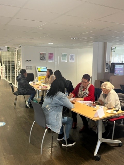PlateformeE's tweet photo. Le job dating organisé par Evolia93 en partenariat avec le Pôle emploi de Montreuil s'est tenu le 24/11/2022. Avec plus de 40 postes à pourvoir, les employeurs présents ont fait part de leur satisfaction quant à la qualité des candidatures.
#jobdating #emploi #servicesalapersonne https://t.co/ANpaeOgPpE