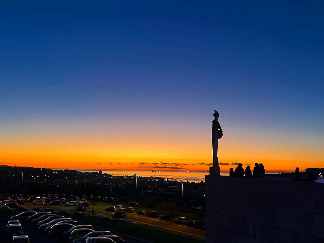 UniTrieste's tweet photo. 🌄 Dopo una giornata tra studio e lezioni, tornare a casa verso un orizzonte così dona anche a voi una gran serenità?
🎨 Uno splendido tramonto per la nostra rubrica #sunsetunits! https://t.co/nUvWqAtTL4