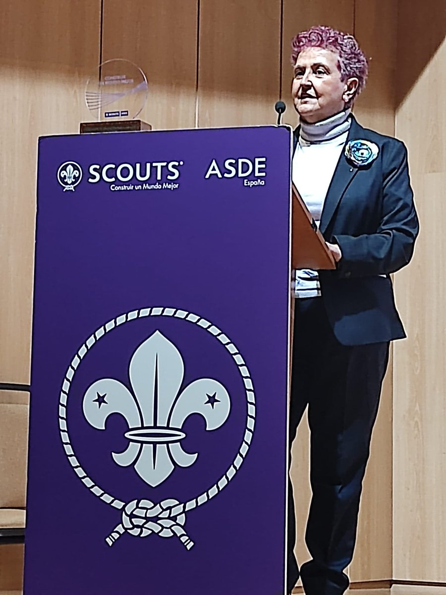 scout_es's tweet photo. Este fin de semana, hemos celebrado en Guadarrama (Madrid) la Asamblea Scout y el Foro Rover. Ha sido un fin de semana intenso en el que, además de los puntos del orden del día, se hizo entrega del Premio Scout 2022 a @FUNDADEPS, que recogió su presidenta, la doctora María Sáinz https://t.co/qz7DEWZvtv