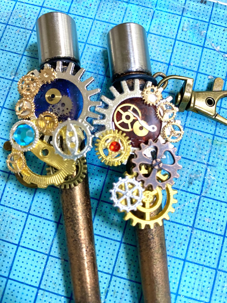 Enriyaponcha's tweet photo. ❖SpecialDesign❖

◀︎ Deep Nemo
▶︎ Mysterious Magma

通常価格+500円(※こちらは差し込み型なので1つ4500円)

#shisha
#シーシャ
#シーシャマウスピース
#スチームパンク
#Steampank 
#ハンドメイド https://t.co/AcI4sdCXyh
