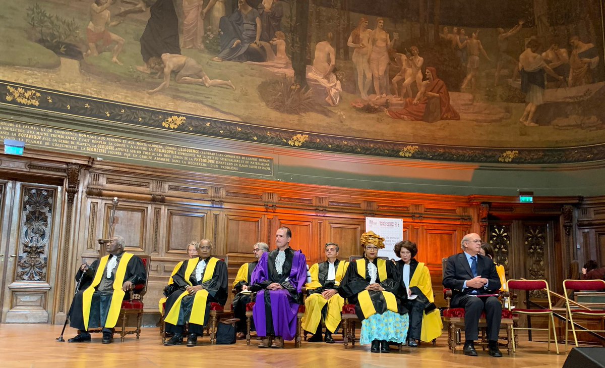 AmbSuisseParis's tweet photo. Barbara Hendricks n’est pas seulement une voie envoûtante, elle est aussi une femme engagée, ambassadrice du @Le_HCR. 
Toutes nos félicitations  pour la remise du titre de Docteur #HonorisCausa de @Sorbonne_Nvelle. 

@BH_officiel https://t.co/hfX9wqEakc