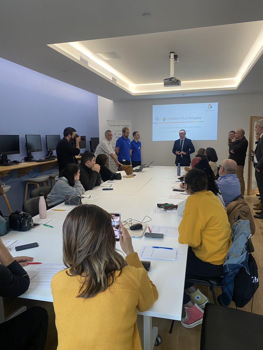 olivierdussopt's tweet photo. 🇫🇷💻 Cet après-midi à l'événement de lancement des formations aux métiers numériques de @GoogleEnFrance.

Les besoins futurs sont nombreux pour le digital qui prend une place stratégique dans beaucoup de secteurs. https://t.co/hMQMws81Yt