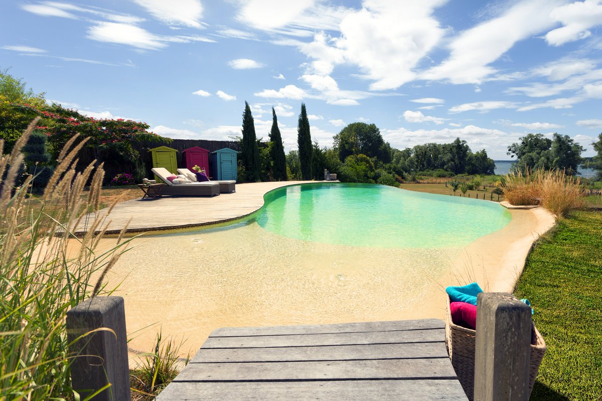 Pour ce projet tout a été pensé pour se sentir totalement immergé dans la nature.
🍃🌊

#piscine #nature #inspiration #environnement #stylepiscine