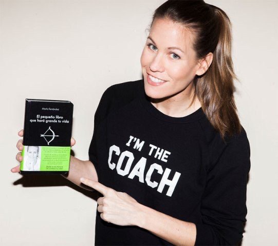 "Para ser feliz no se debe renunciar nunca a la paz interior y debemos rodearnos de gente que nos quiera."

🌟

Empieza a leer a nuestra #coach 🔝 <a href="/Maria_FGF/">María Fernández</a>, autora de "El pequeño libro que hará grande tu vida".

ow.ly/di1630pZNna
