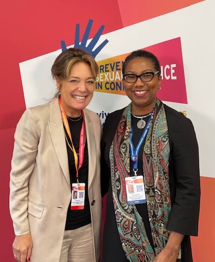 Very productive meeting b/w #ECW’s ExCom Chair @AliciaH_1 & #ECW Director @YasmineSherif1! W/ECW's #HLFC2023 on the horizon, significant concrete results & continued strong partnership on #GirlsEducation to end sexual violence are more crucial than ever. #222MillionDreams✨📚