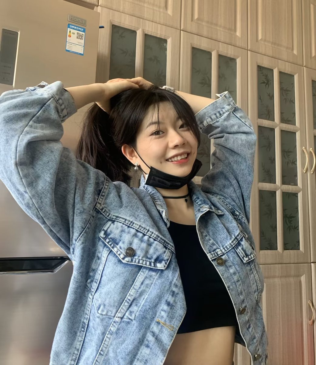 lynbean0620's tweet photo. #出卖女友 #出卖身边人 #投稿反差 #投稿曝光 
姓名：闫思静
年龄：21
坐标：山西
罩杯：c
职业：学生
关系：前女友
投稿寄语：穿着暴露，喜欢把身体露出来给别人看，反差母狗 https://t.co/CuhScilI4F