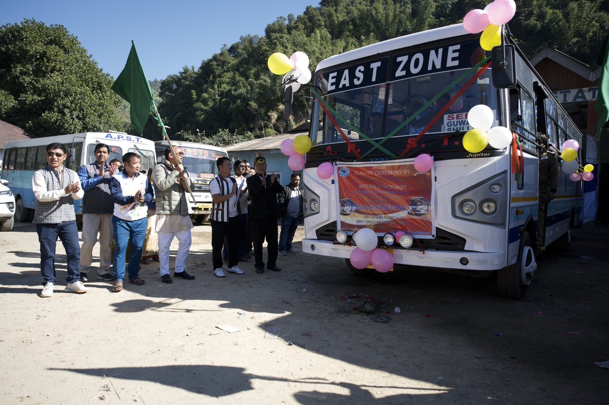 arunachaltimes_'s tweet photo. Environment & Forest Minister @NatungMama
on Monday #flagged off two new #APSTS βultra deluxeβ night bus service from #Seppa in #EastKameng district to #Meghalaya capital #Shillong, via #Tezpur and #Guwahati. https://t.co/iBbQxmLgoI