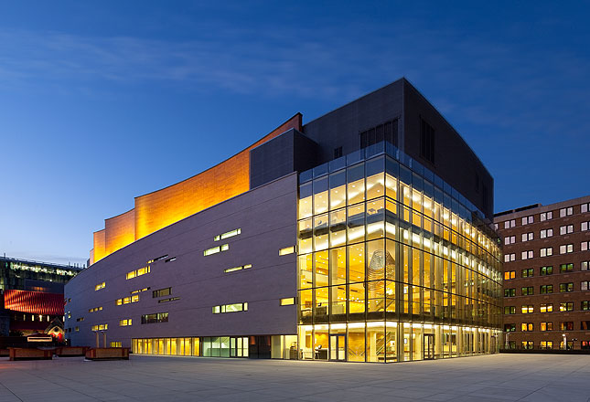 AmicoArchMetals's tweet image. @diamondschmitt and @snclavalin_2

#architecture #mechanicalscreen #expandedmesh #HVAC #montrealsymphonyorchestra #airflow #construction