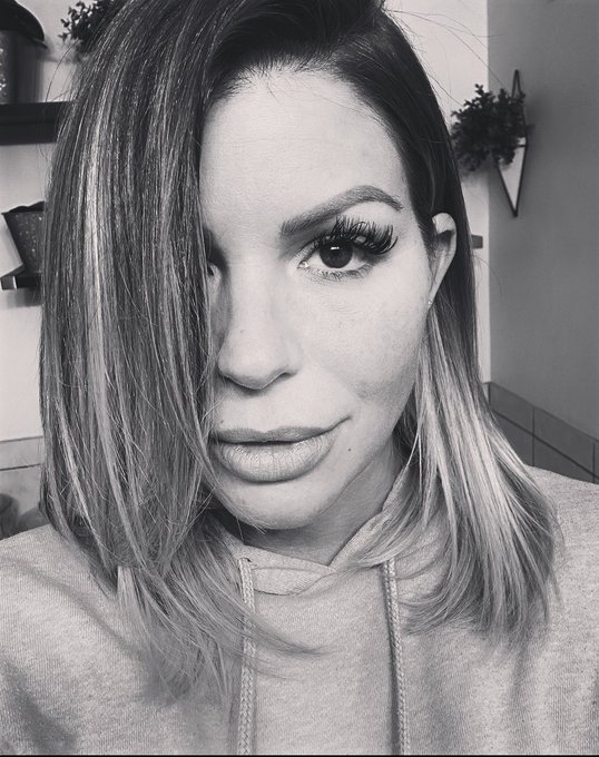 Kiss me https://t.co/3fxCSLwZBt