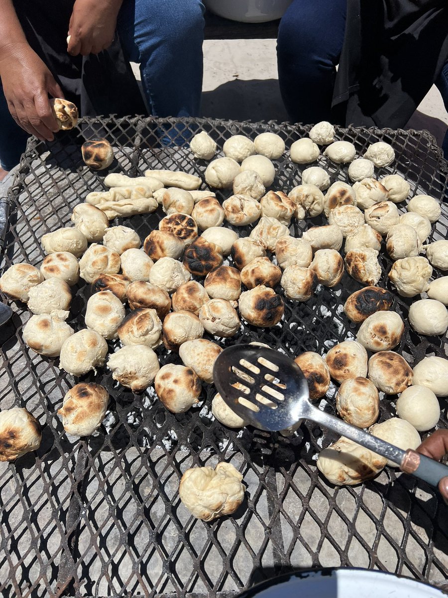 NeoNontso's tweet photo. Visited Die Strandloper in Langebaan yesterday. R350 per person and you get to feast on the best seafood, straight from the ocean to your plate, buffet style 😳! What an incredible experience.👌🏾 https://t.co/f3xIAUr3Zo