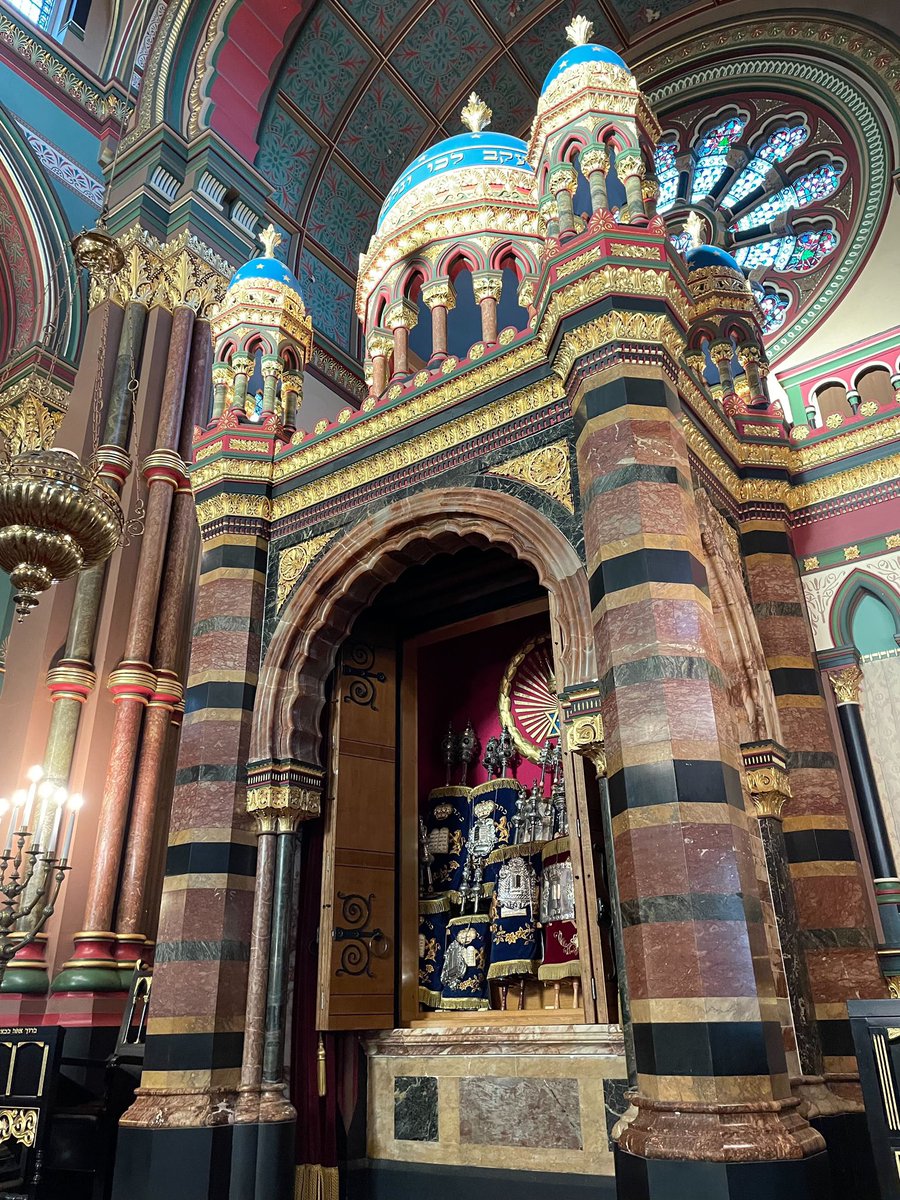 Thank you very much @PrincesRoadShul for giving us a tour around Princes Road Synagogue. It was a fantastic opportunity to contextualise our learning about Jewish places of worship and the celebration of Hanukkah! ✡️🕎 #SilasRE #ReligiousEducation @stsilasschool @stsilasyear3_4