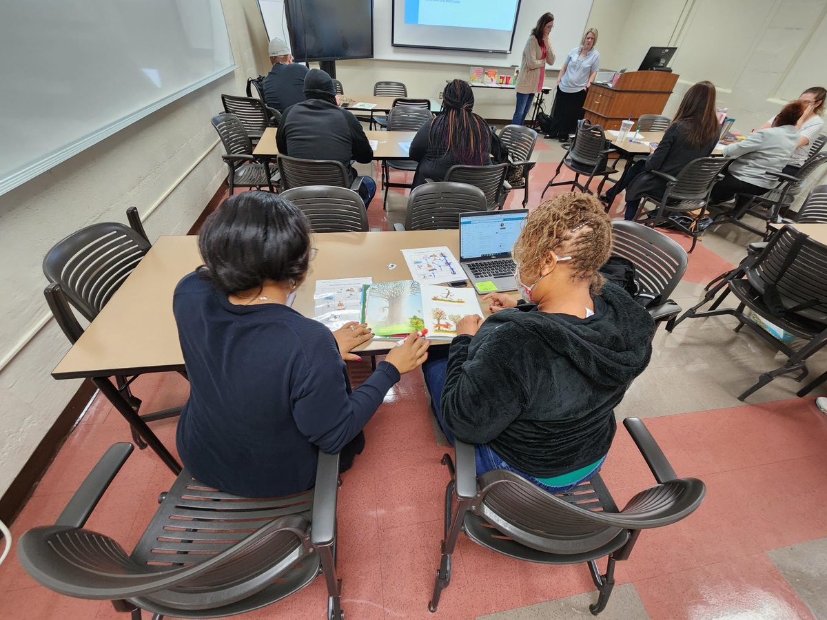 Connecting coding and ELA with <a href="/actcrazy/">Anna Clare</a> and @edtechhunter #CSPrePlay