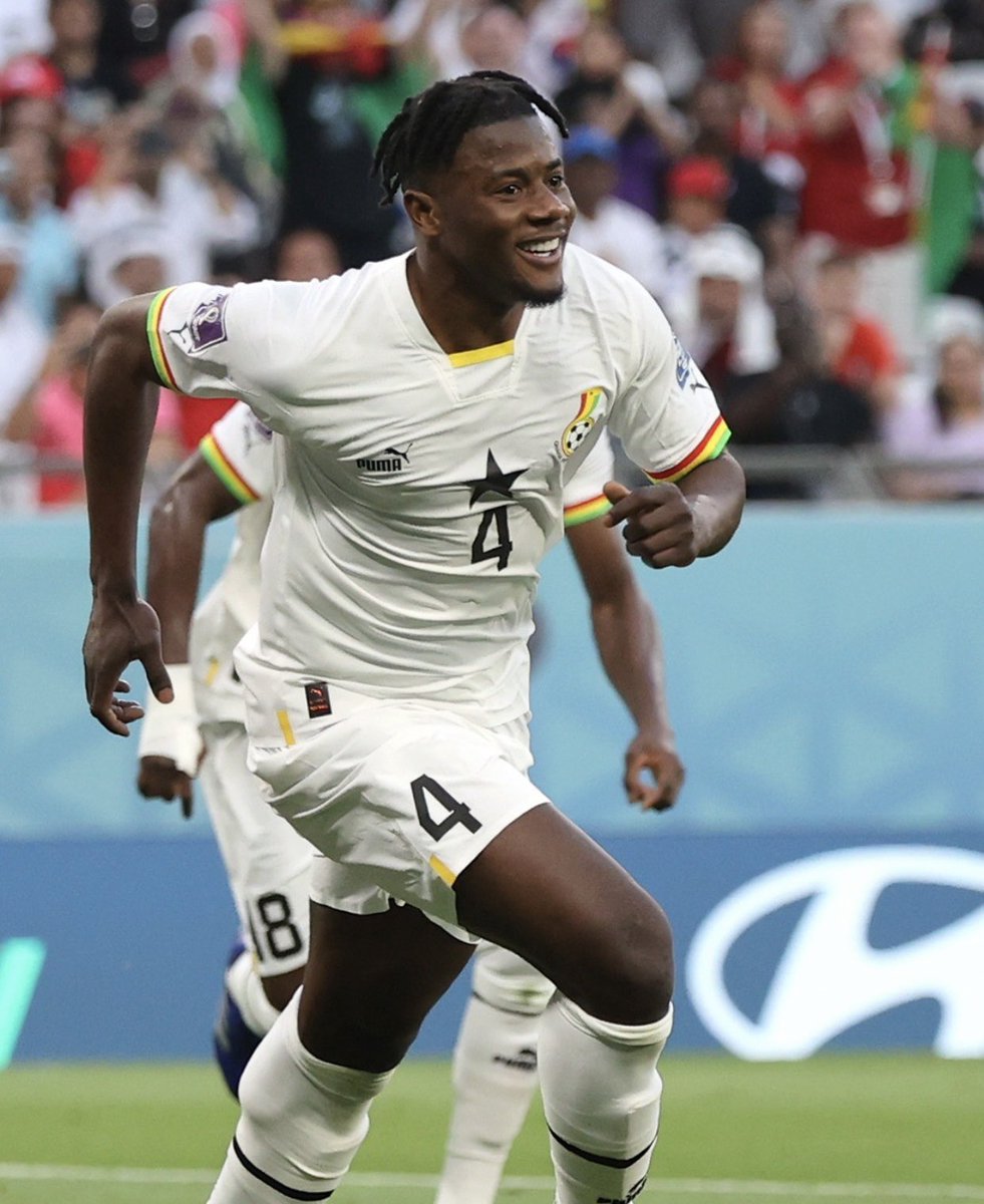 GhanaBlackstars's tweet photo. SARKI 🤩

😍 Mohammed Salisu 🦂 

#BlackStars | #TeamGhana | @FIFAWorldCup https://t.co/KIiwZdSuip