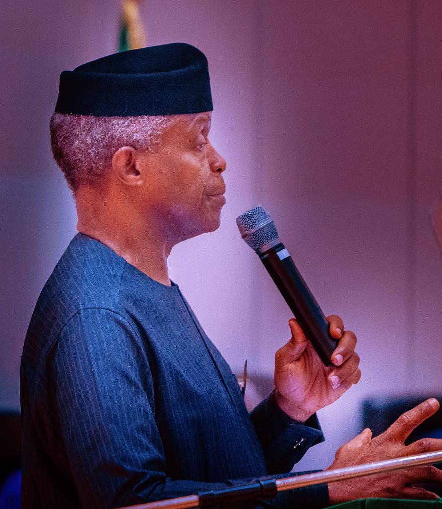 _phi_na's tweet photo. Vice President Yemi Osinbajo declares open the Presidential Healthcare Reform Committee at the NIA Headquarters, Abuja. 
28th Nov,2022. 
📸 Tolani Alli https://t.co/mvW9pypnRm