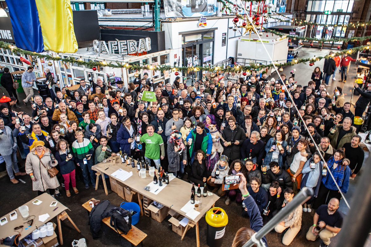 rawwine's tweet photo. RAW WINE Berlin Class of 2022 🍷Thank you everyone for showing up + showing out for the last fair of the year. Here’s to many more! We’ll be releasing Spring fair dates in due course + until then, we’ll share more beautiful behind the scenes insights from growers + makers ❤️ https://t.co/SMhB74x3DP