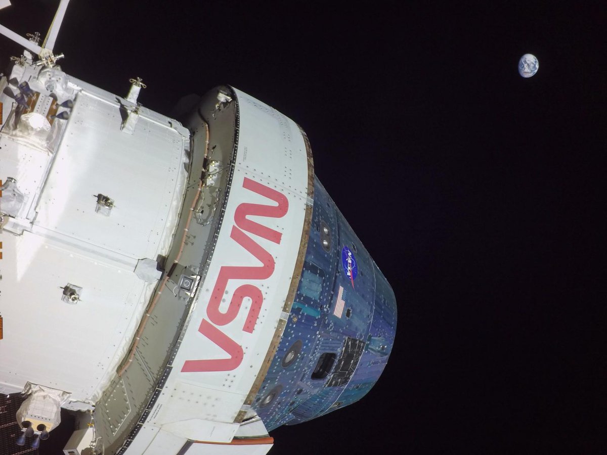 Mientras estamos aquí arriba, habiendo batido el récord del Apolo 13 de la mayor distancia recorrida por una nave espacial construida para transportar seres humanos, y a punto de alcanzar nuestra máxima distancia de la Tierra, quería hablarte un poco sobre mi nombre.