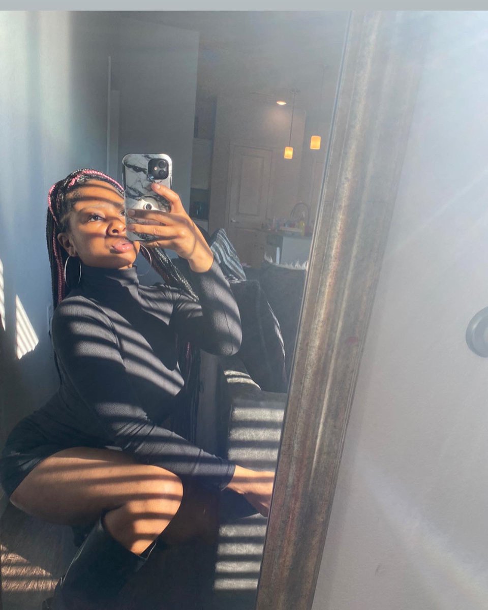 shakimery's tweet photo. Good Mornin’ whores🖤 https://t.co/Kq42H5HywI