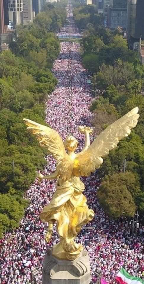 adanxicale's tweet photo. Con gran alegría participamos en la marcha, festejando 4 años de Transformación.
Gracias a nuestro presidente @lopezobrador_ por su gran trabajo . #EsUnHonorMarcharConObrador
#FrenteObradoristaSanandreseño 
#NoEstásSolo https://t.co/xY0tBcMgzJ