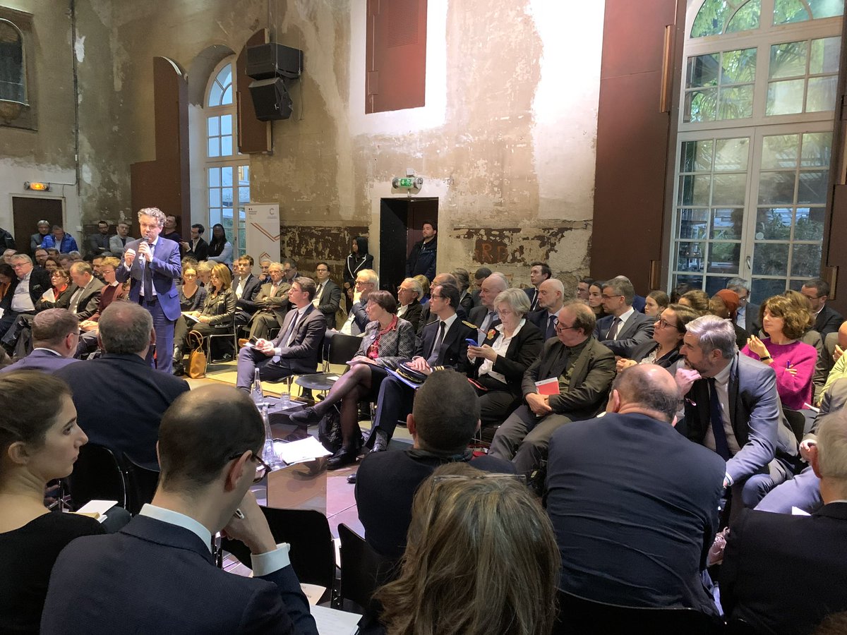 #CNR #Logement beaucoup de participants cet après-midi pour le lancement des travaux. Pour l’ <a href="/UnionHlm/">UnionHlm</a> une nécessité : faire du logement une grande cause nationale du quinquennat. Sortir de la crise du logement, c’est dur, mais c’est possible si on s’en donne les moyens.