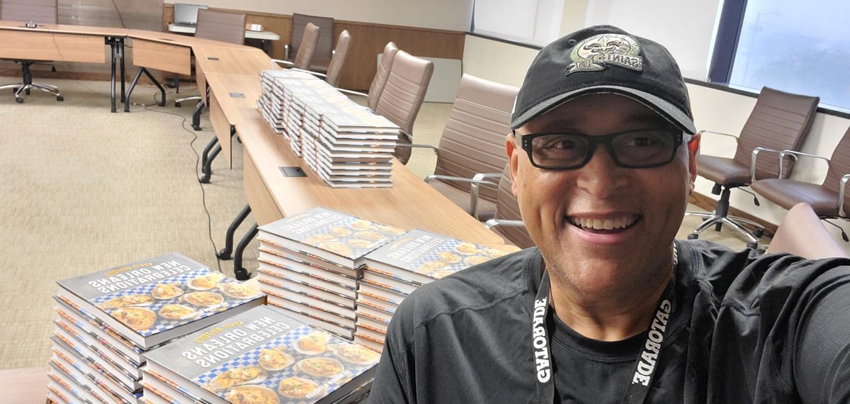 ChefKevinBelton's tweet photo. Starting the day off getting ready for the holiday by signing cases and cases of books so they can be sent out as gifts. Happy Holiday Season Everyone🎉 #pbschef #cookinwithchefkevin @GibbsSmithBooks @PBS @CreateTVchannel @ampublictv @WYESTV https://t.co/yBmJyEiDd8