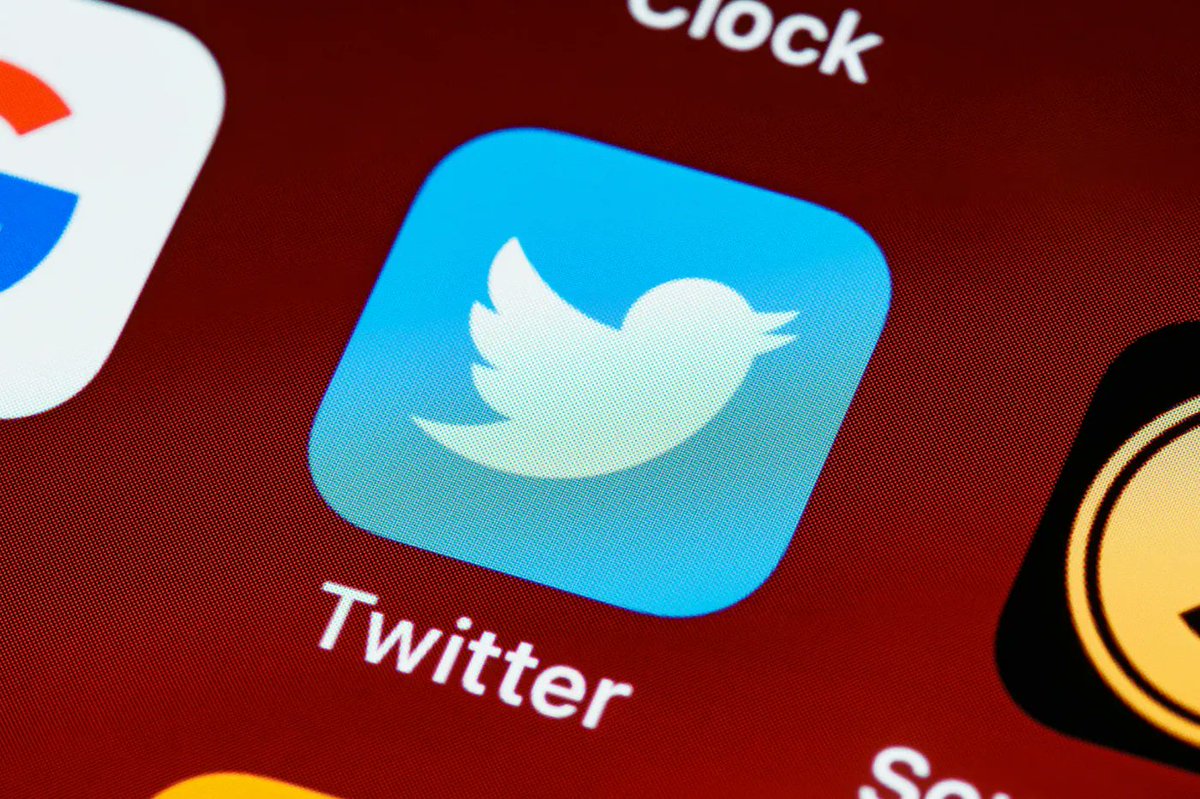 ChanPerco's tweet photo. #Twitter : une immense fuite de données met des millions d'utilisateurs en danger.
En exploitant une faille apparue l’an dernier, des pirates ont siphonné les données personnelles de millions d’internautes. Plus d’un million de Français sont concernés  https://t.co/z5U37sV2lX https://t.co/UAUBQPlIXq