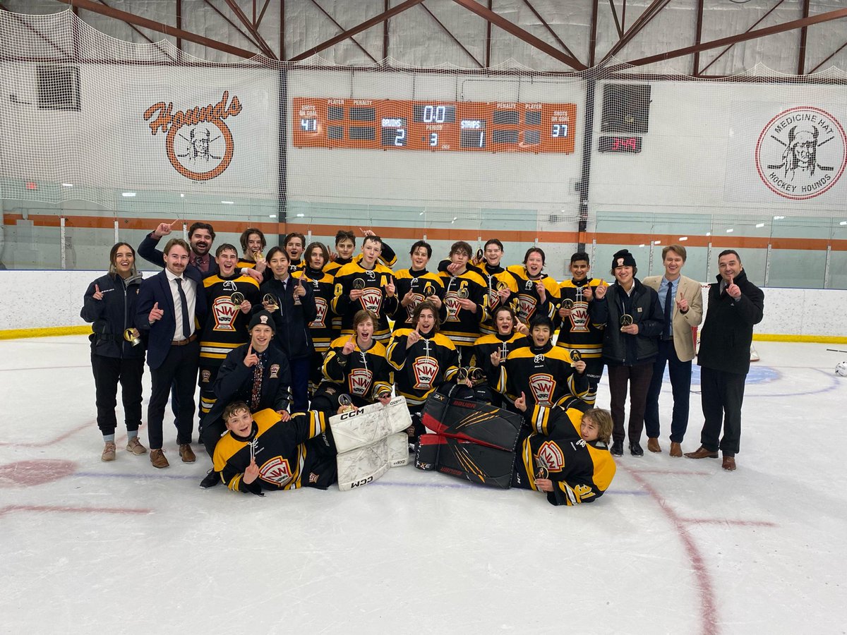 JLentz07's tweet photo. Great team win this weekend at the Medicine Hat Hounds U15AA tournament @BruinsU15AA ! Group of very special players that came together this weekend - a fantastic final between two great @nwcaahockey teams. Sky is the limit this season boys #19Bruins #DoItForEachOther https://t.co/zUPIDLO9u3