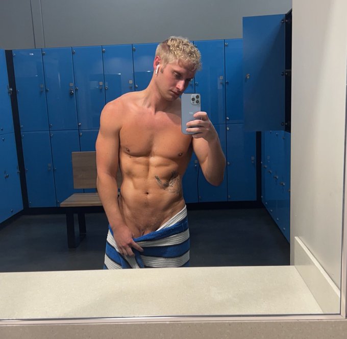 Who wants to fuck in the locker room?😉 https://t.co/ABLgjiygEJ<a href="/tag/teslamodel3"class="tags"><span>#teslamodel3</span></a>