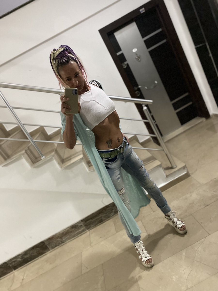 UkraineBeautyxo's tweet photo. Do I look like a 45-year-old mama?🧐 https://t.co/5vVt7TgLiu