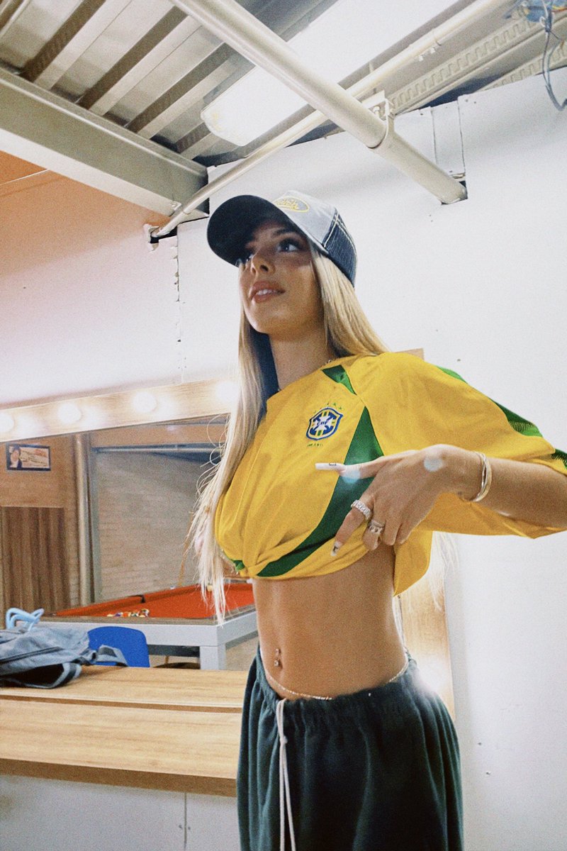 CorinaSmith_'s tweet photo. https://t.co/kModpbt4Sl