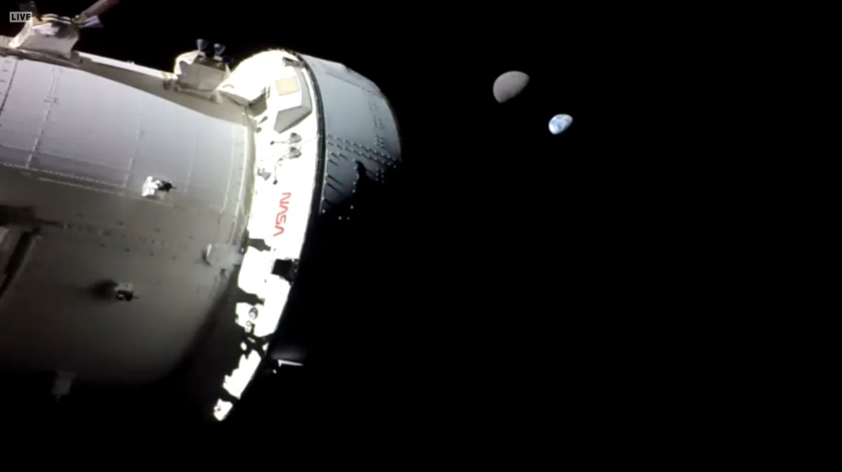 NASA’s #Orion capsule captured this breathtaking image of #Earth and the #Moon together during its journey through space.

#artemis1 #luna #technology #educationiskey #space #outerspace #iss #spacejam #hubble #spaceexploration #spacedesign #jwst #astrophotography