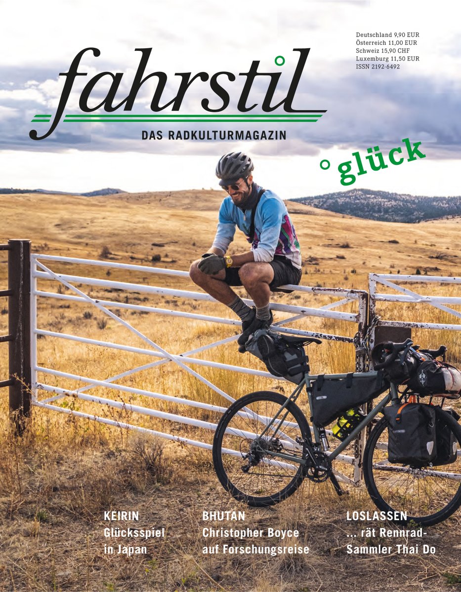 fahrstil's tweet photo. °glück ist käuflich: Die neue Ausgabe von fahrstil kann ab sofort im Webshop vorbestellt werden. https://t.co/9Do6XfUB81 
#radkultur #fahrstilmachtglücklich #dasperfekteweihnachtsgeschenk https://t.co/FWTXwrlv2h