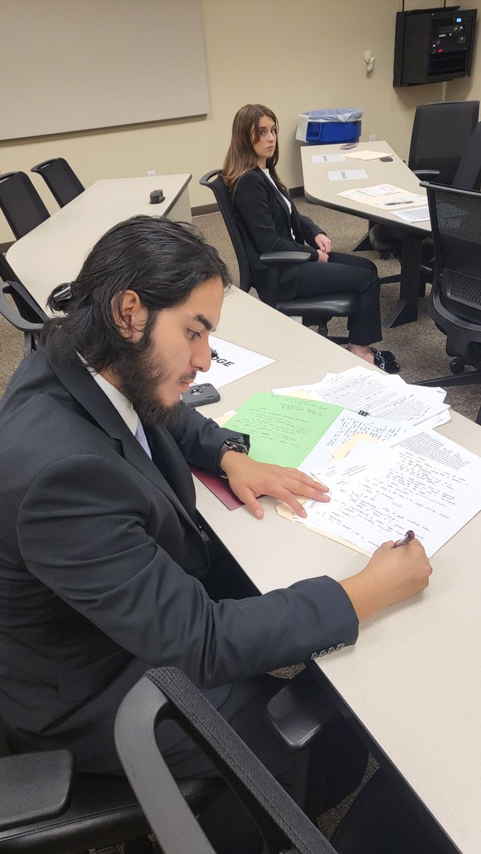 CMASatUTA's tweet photo. Congratulations to @CMASatUTA Minors and @polsutarlington Majors Emerson Escobar and Mak Martínez who earned perfect ballots in the Amer. Collegiate Moot Court Association’s South Texas Regionals 2022 competition. Martínez was also awarded Best Oralist 6th Place. #orgullomexicano https://t.co/8Zxw7QKtNh