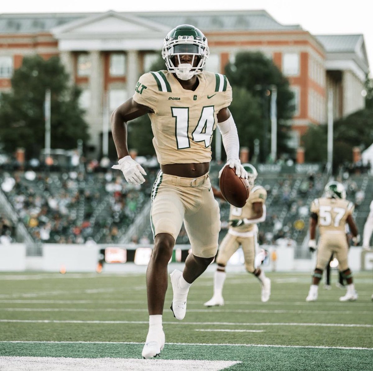 Sethhh1k's tweet photo. Blessed to receive an offer from University of North Carolina at Charlotte! https://t.co/7HXY9gGMzR