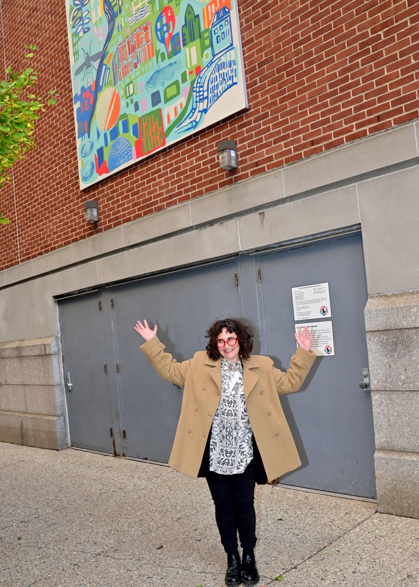 Check out our latest SDG campaign mural! Muralist <a href="/miriam_singer/">miriam singer</a> captured the message of SDG 6:Clean Water and Sanitation with her mural stationed at <a href="/AcadNatSci/">Academy of Natural Sciences</a> To learn more about SDG 6, click here: globalphiladelphia.org/global-events/… #SDGPHL #PHLARTSDG <a href="/GlobalGoalsUN/">Global Goals</a>