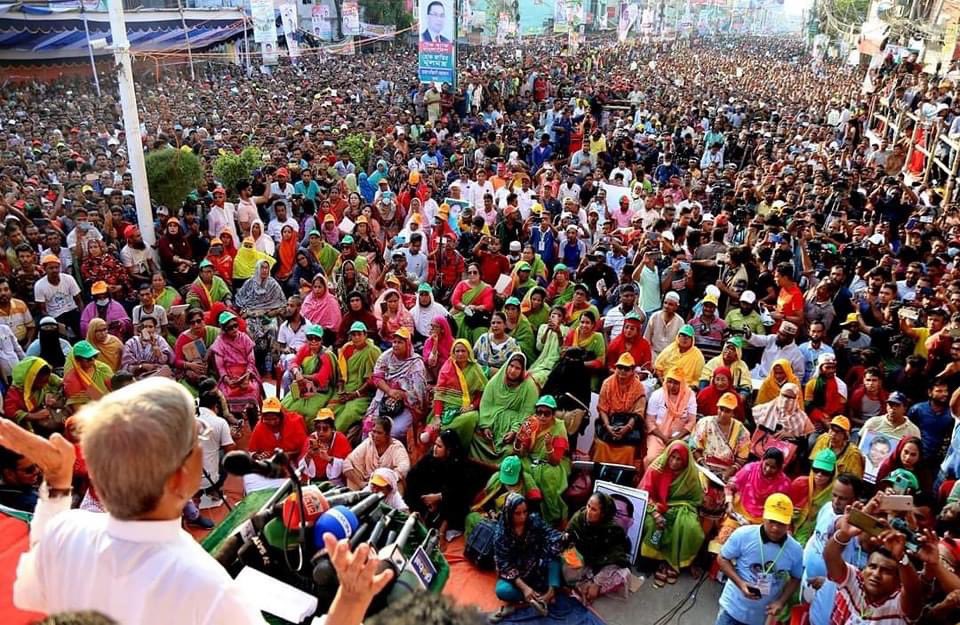 AmirkhosruBNP's tweet photo. People from all walks of life joining the massive gatherings at the divisional grand rallies of the BNP demonstrate people’s enthusiasm and passionate support braving continuous harassment, arrests, and violent attacks.
Power to the people. https://t.co/pk9mogmrOh