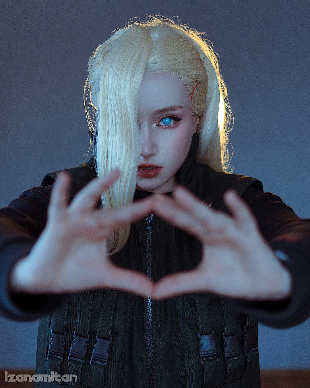 Naruto Cosplayer Transforms Into Chakra Controlling Ino