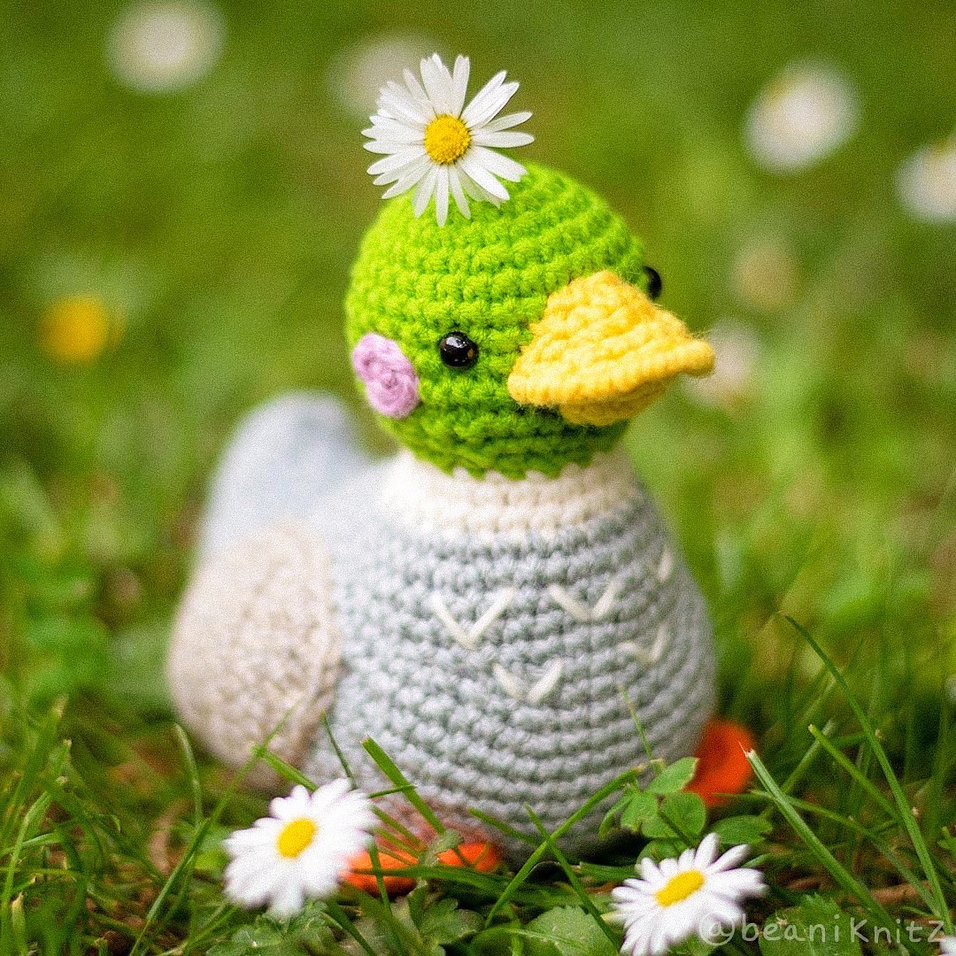 BeaniKnitz's tweet image. One of my favourite makes ever from earlier in the year 

Daisy 🥹 duckling pattern by Svenja Rosner (@schrahki on insta)