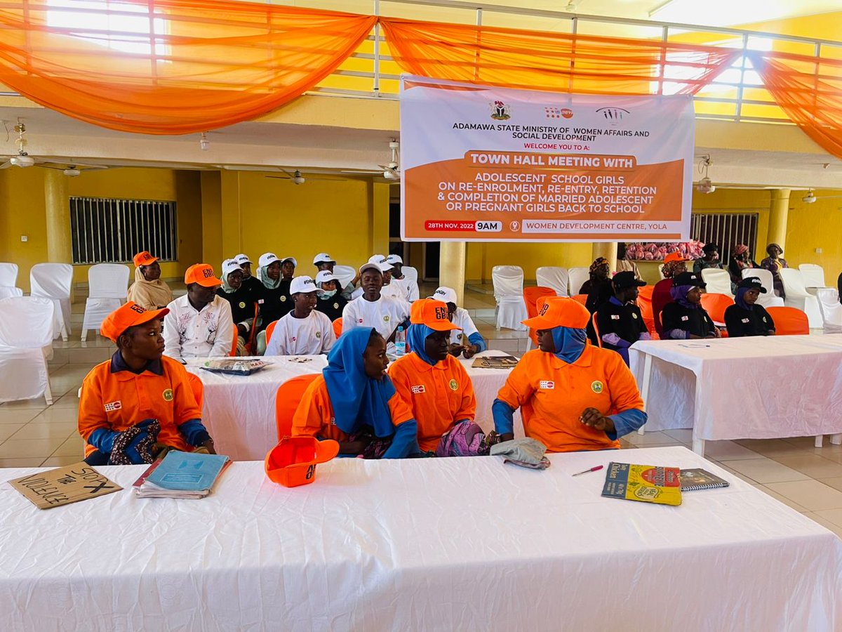 There was a Town Hall Meeting with Adolescent School Girls on RE-ENROLMENT, RE-ENTRY, RETENTION & COMPLETION OF MARRIED ADOLESCENT OR PREGNANT GIRLS BACK TO SCHOOL. This is fantastic development 💃🏾💃🏾👏🏽👏🏽👏🏽👏🏽. @UNFPANigeria @docdansal @Adamawa_Gov @AdamawaGov @NigeriaGov #YSMAAD