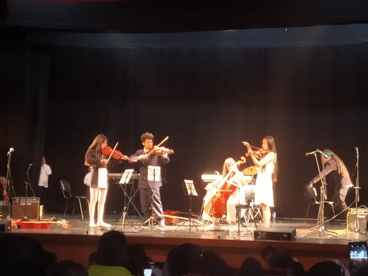 dhyanita's tweet photo. #educacionbogota #SED #teatrocentromayor 
Presentación centros de interés colegio Gabriel García Márquez, #Usme https://t.co/cvhkU8f1go