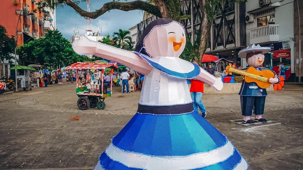 Villavicencio ya empezó a vestirse de paraíso llanero para estas fiestas decembrinas.

A partir del 7 de diciembre encendemos las luces de un alumbrado 100% público con identidad y arraigo por esta región.