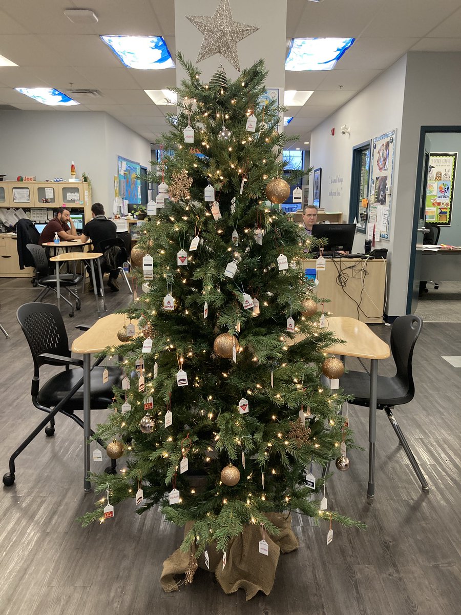 The tree is up at STCLC. Until December 9, students can take a tag off the tree and buy the indicated item for the Spruce Grove Kinette Christmas hampers. Each tag returned earns students an entry into a prize draw! #ecssdPEACE #givingtree <a href="/EvergreenCSSD/">Evergreen Catholic Schools</a>