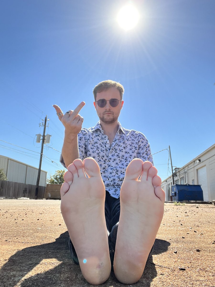 MasterJoseph073's tweet photo. Come worship daddies perfect soles! 😩😩🤤🤤#feetpic #mensfeet #feetfinder https://t.co/gXtbcskO67