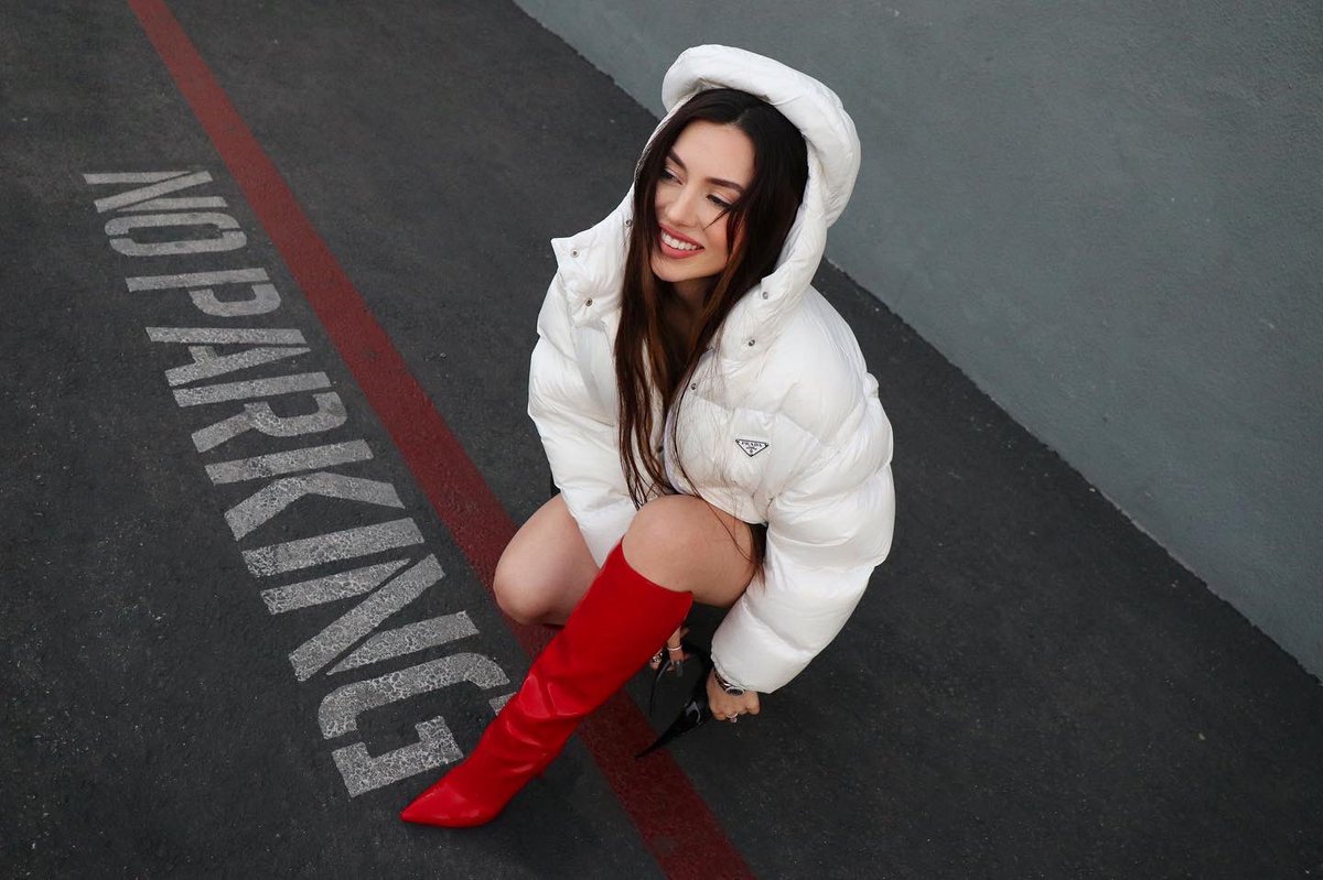 AVA MAX on Twitter "Just a marshmallow girl in a marshmallow world 🌎"