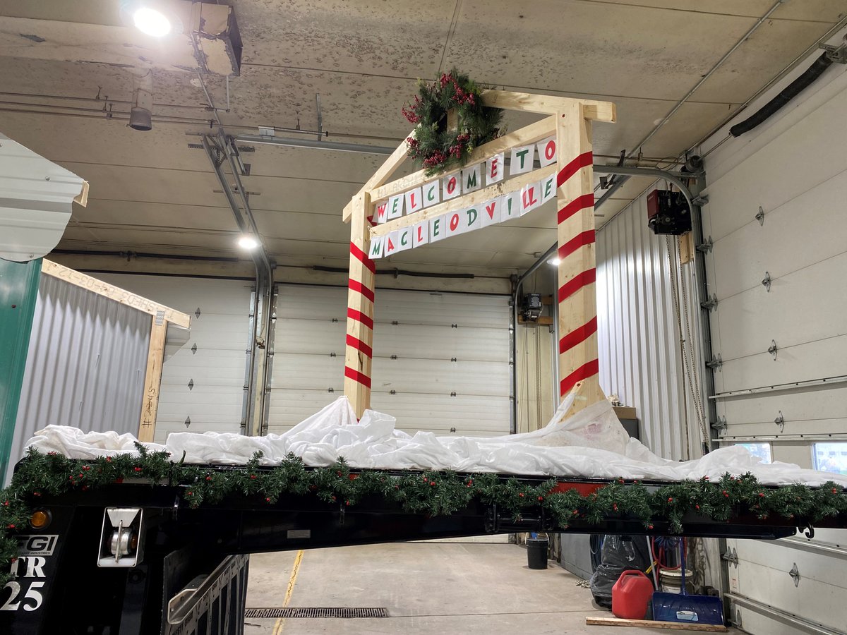 FormaSteel's tweet photo. We thank everyone who came out and supported the Fort Macleod Santa Clause parade this past Saturday. We had a lot of fun building our Macleodville float and participating in the parade. 

#Community #HolidaySeason #WelcometoMacleodville #mymacleod #StructuralTruss #FormaSteel https://t.co/ahBlgtC48E