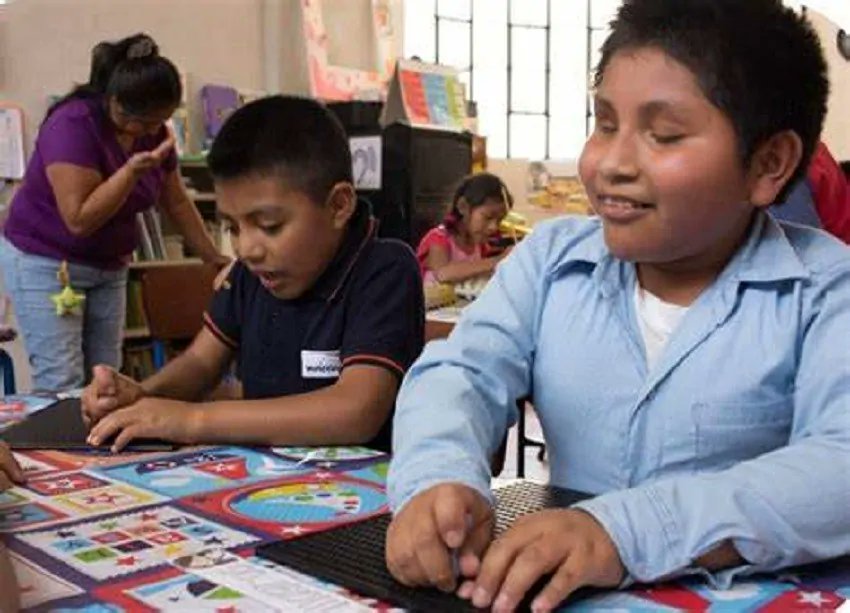 La escuela debe brindarle al alumnado sobresaliente oportunidades efectivas para potenciar sus aptitudes. Eso, al igual que instalar una rampa en la entrada de la escuela, también es equidad e inclusión. @proferoger85 cutt.ly/W1bH1Yw